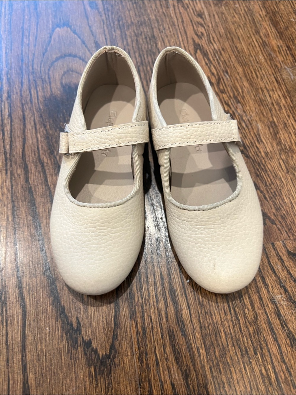 Elephantito Girls Beige/Cream Patent Leather Mary Jane Flats US 9 EU 25